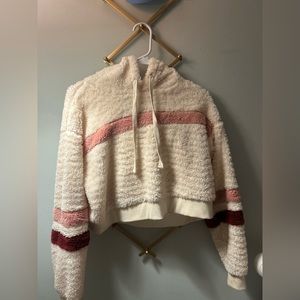 Ivory Ella cream crop fleece pullover, size small.